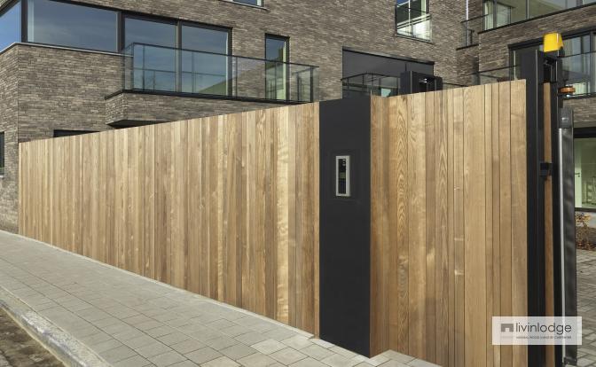 Wooden sliding gate in HOTwood ash