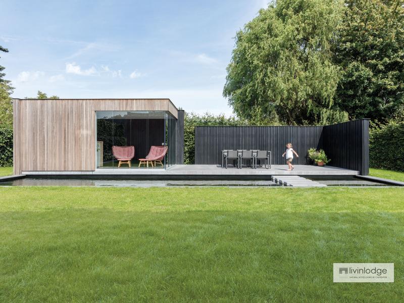 Moderne poolhouse met tuinwand te Tielt | Houten bijgebouwen op maat