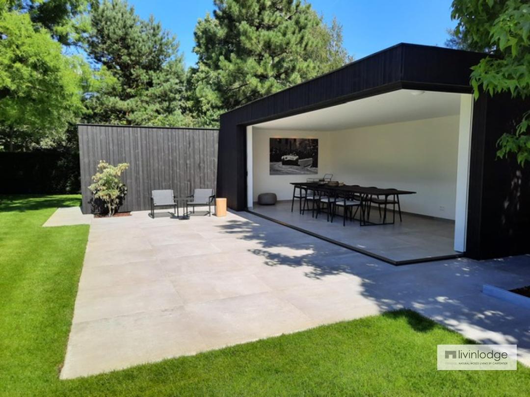 Modern poolhouse black finish | Livinlodge